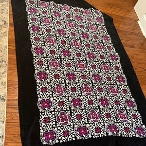 Vera Bradley Black and Pink Patterned Throw Blanket